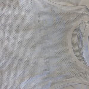 White cropped lululemon tank top